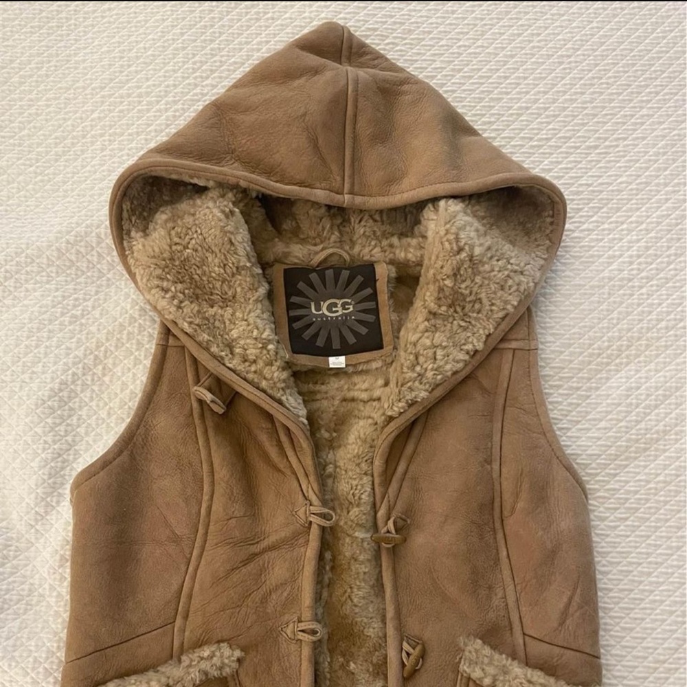 UGG Australia Sz M Ventana Hooded Vest